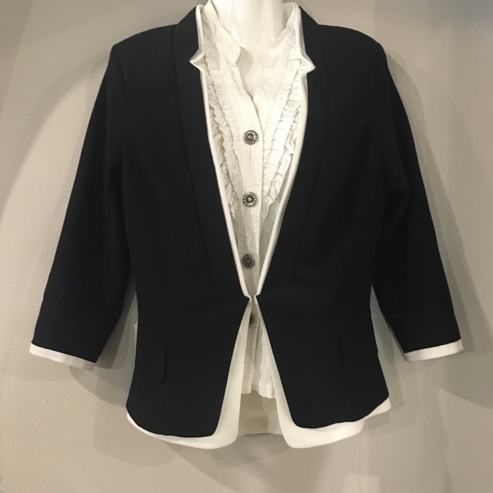 Black white open blazer jr med